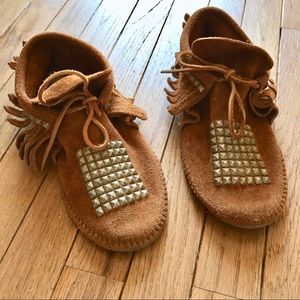 Minnetonka suede studded slipper